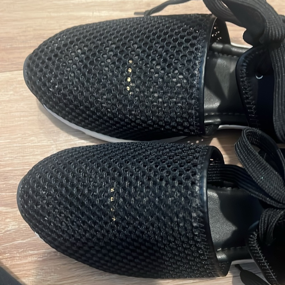 All Black Amazing Mesh Sneakers, Black, Sz 40, EUC - Picture 10 of 10